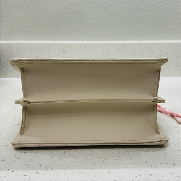 🆕🍭Betsey Johnson Sweet As Candy Gummy Bear Convertible Handbag NWT🧸 - Picture 7 of 11